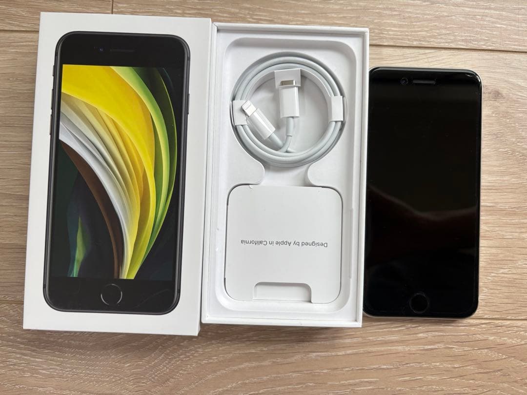 iPhoneSE 第2世代64G　SIMフリー備品新品　ホワイト