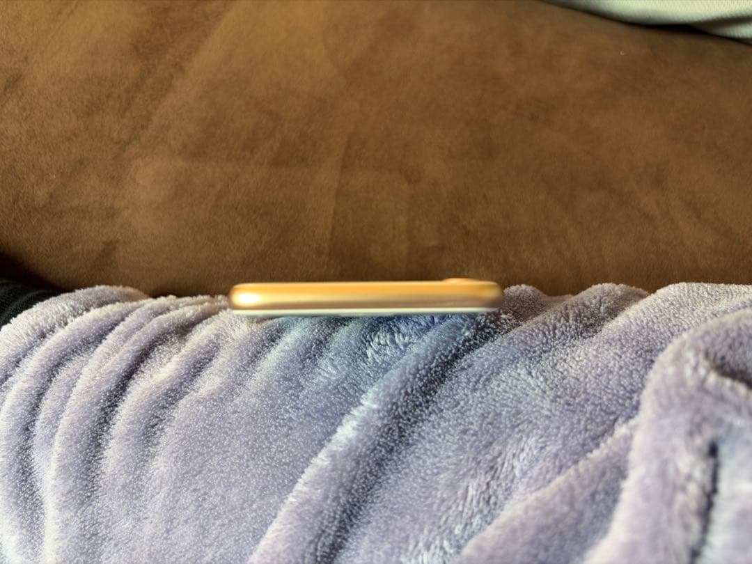 m*ン様 iPhone8 64GB ゴールド　SIMフリー