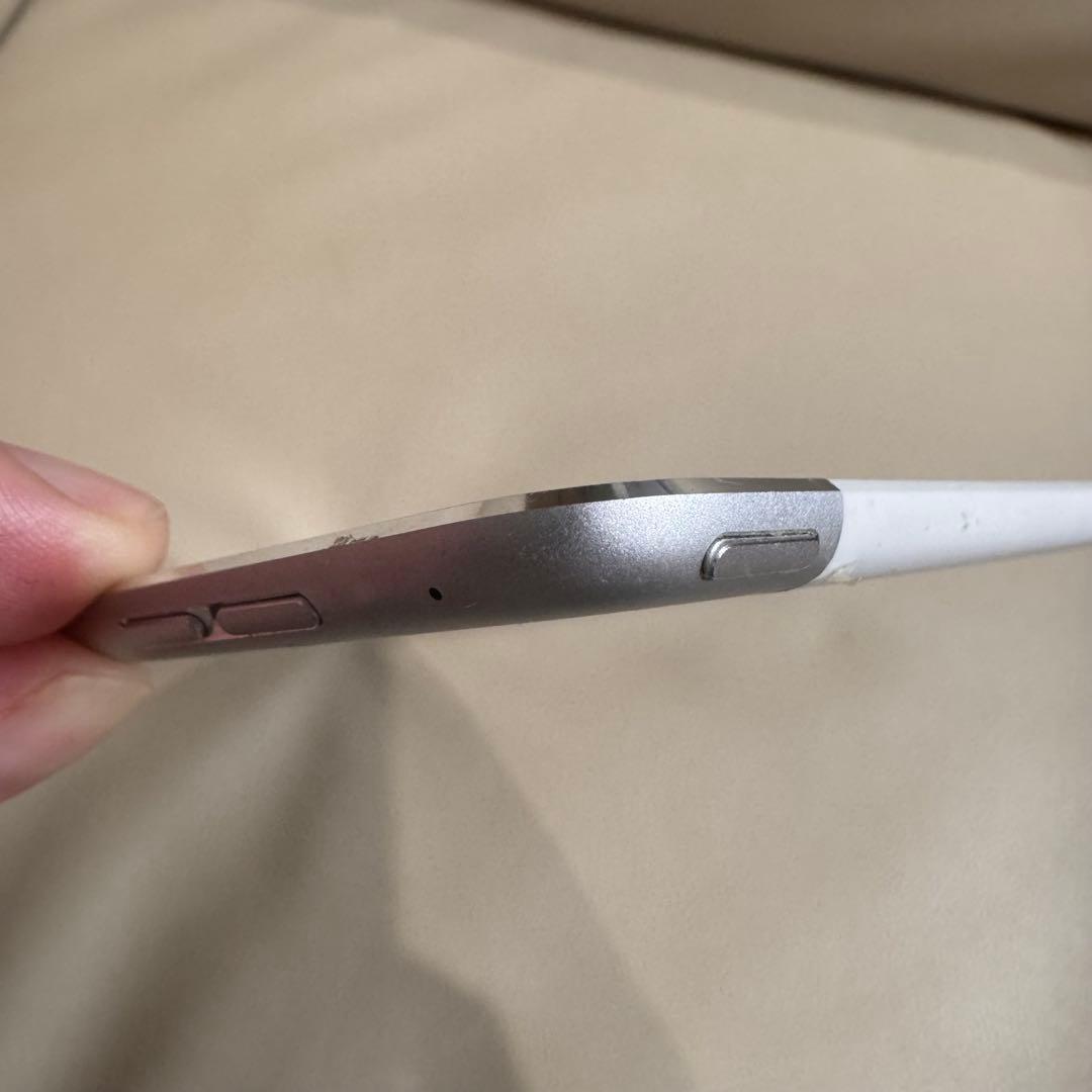 【Apple】 iPad mini4 シルバー セルラーモデル　バッテリー90%