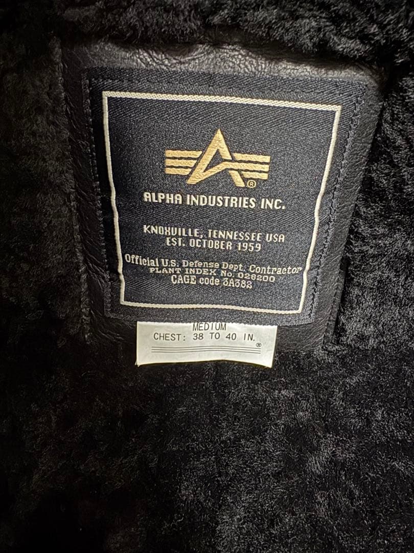 リュウ　ALPHA INDUSTRIES アルファ　シープレザーb-3