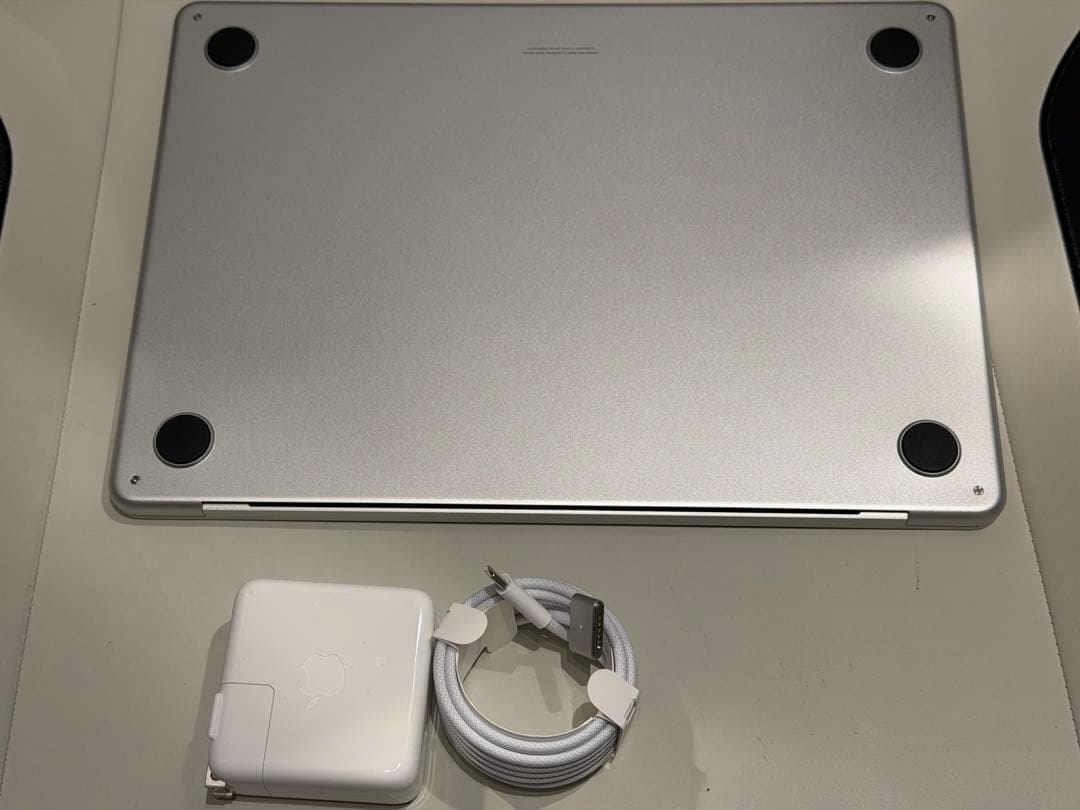 ほぼ新品MacBook Air 2025 M4 32GB JIS