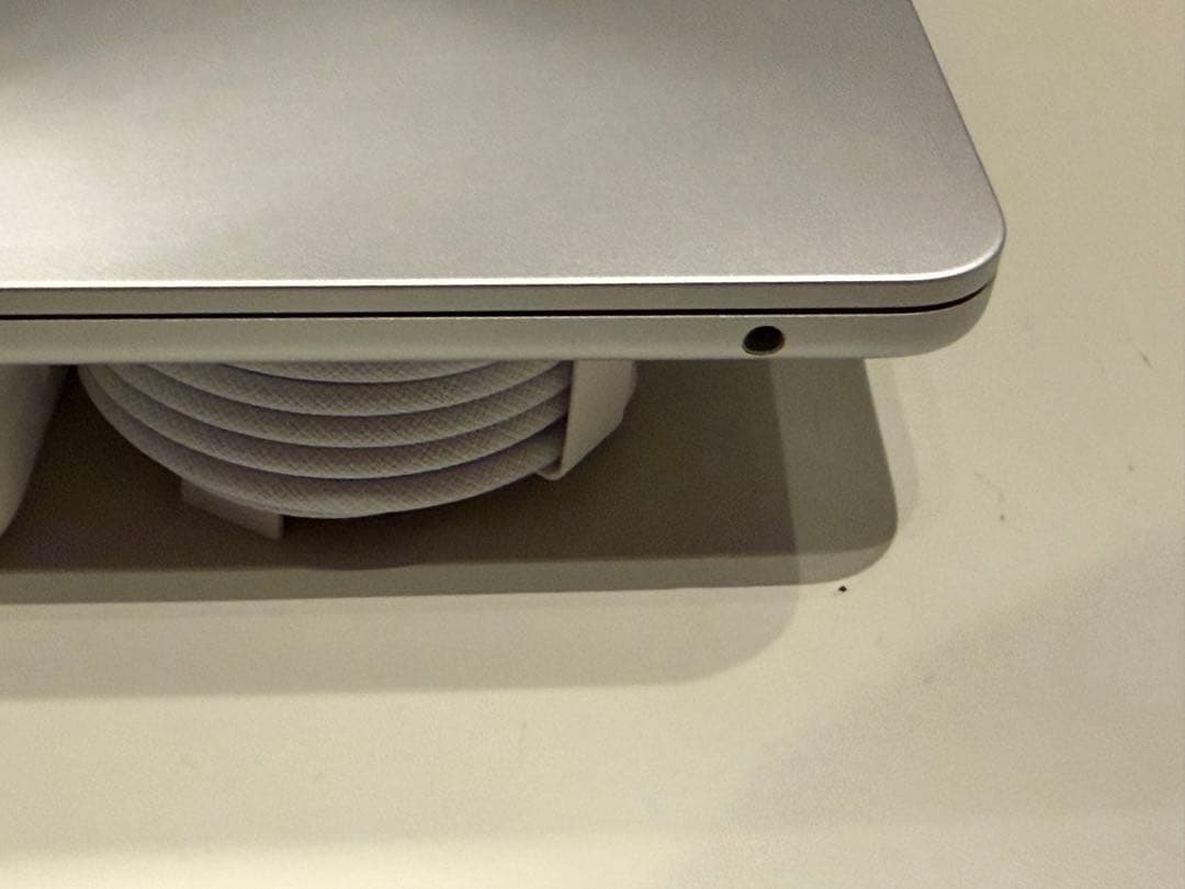 ほぼ新品MacBook Air 2025 M4 32GB JIS