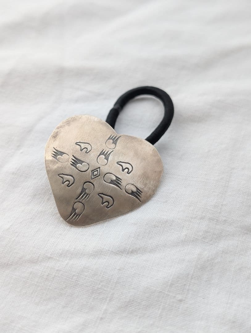 【Navajo】ハートコンチョ ヘアゴム スタンプワーク インディアンジュエリー