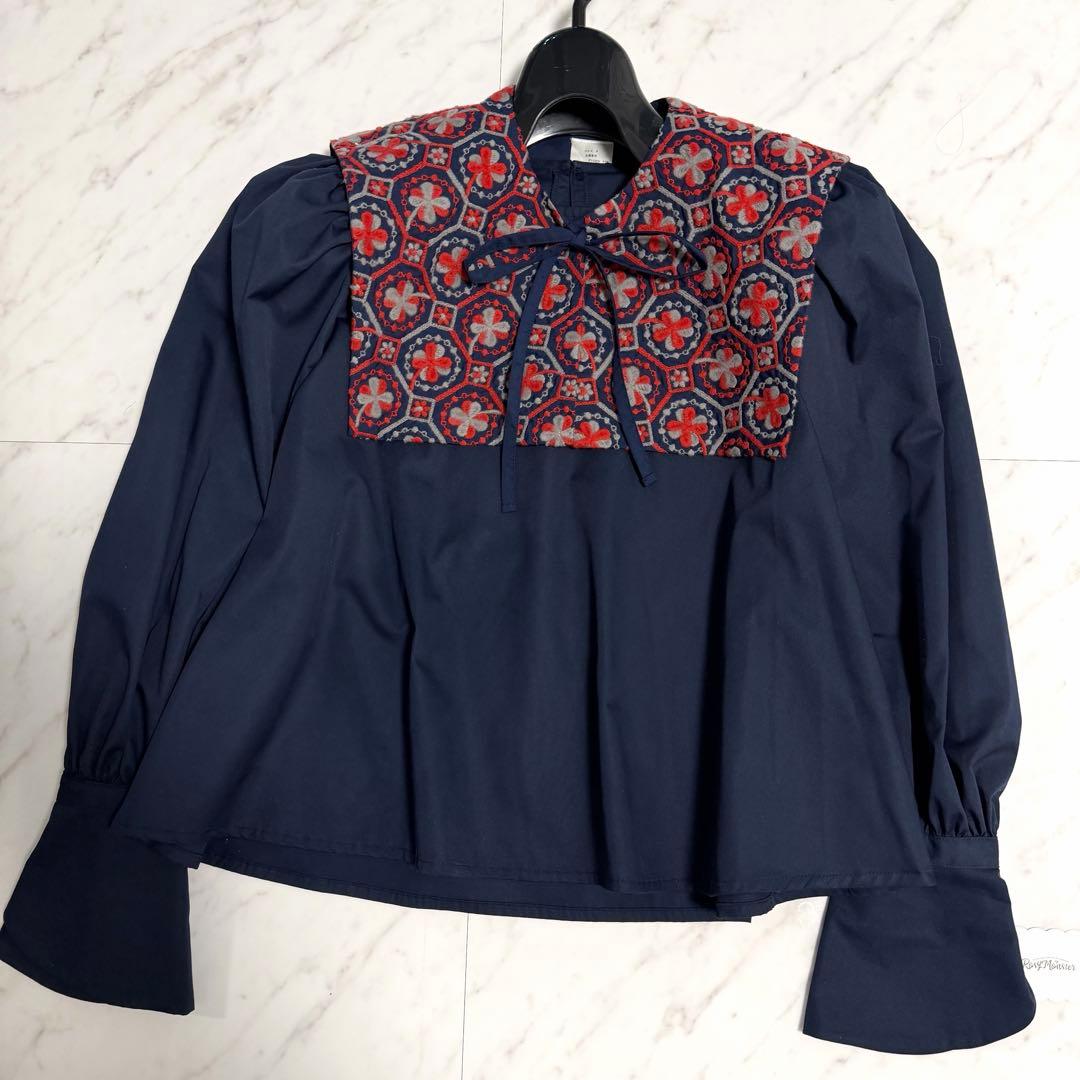 【新品タグ付き】ロージーモンスター クローバー エンブロイダリーカラー ブラウス