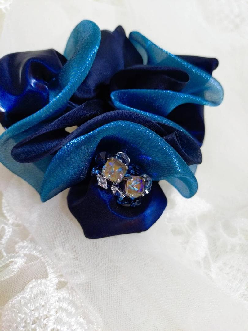 acca アッカ　ビジューシュシュ　リボン　ベージュ　ヘアゴム