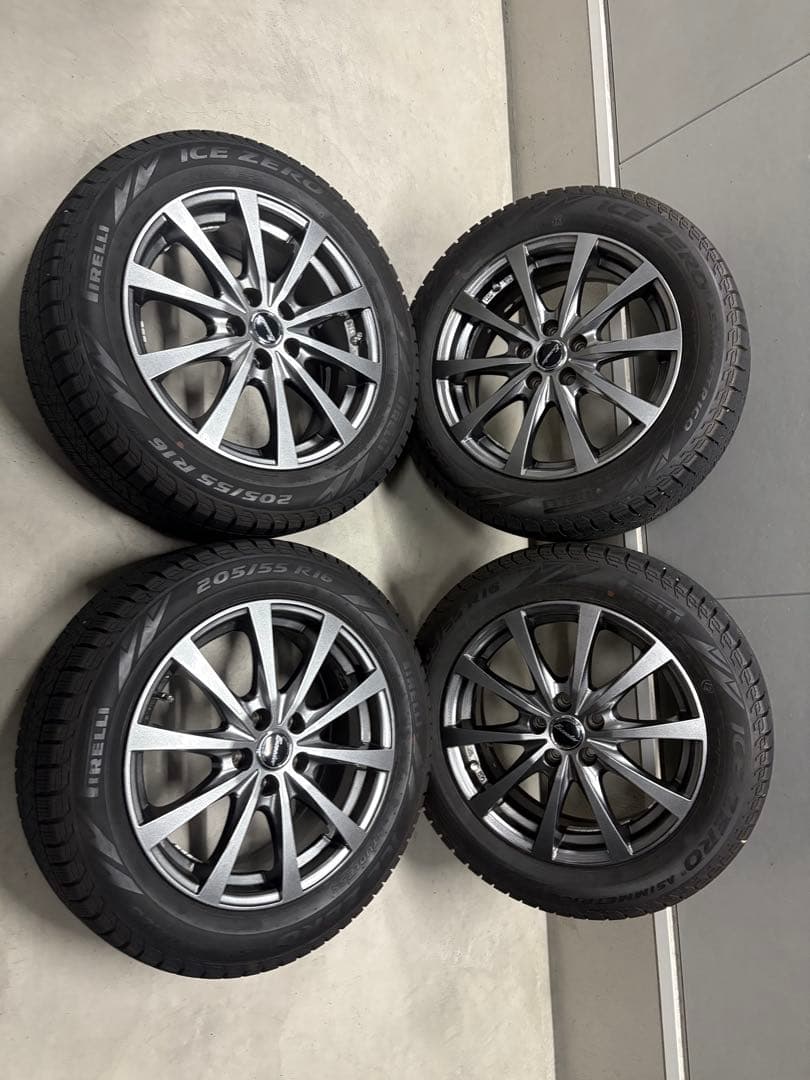 よっこ　取置　美品205/55R16スタッドレスpcd100 プリウス86