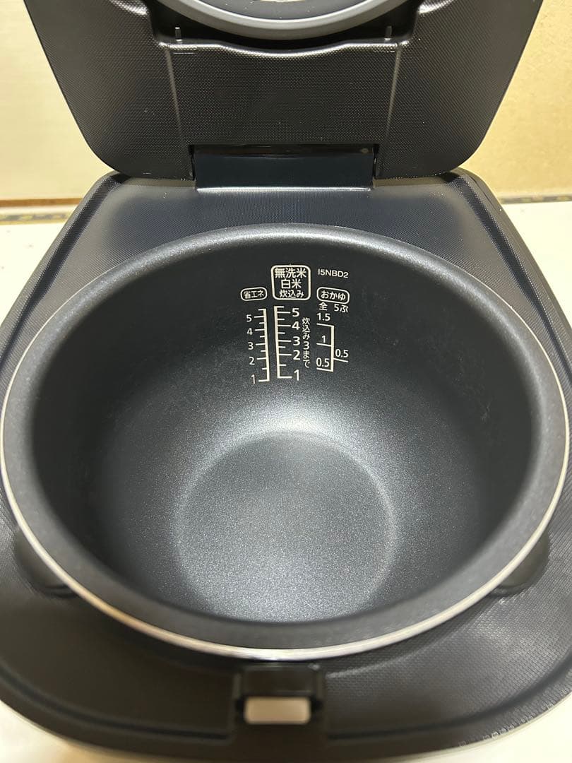 【美品】アイリスオーヤマ　IHジャー炊飯器　5.5号炊き　MRC-IG50-B