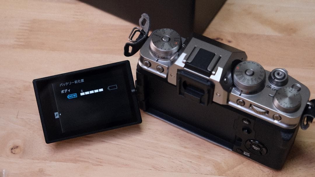 【修理点検済】FUJIFILM (フジフイルム) X-T4 ボディ　シルバー