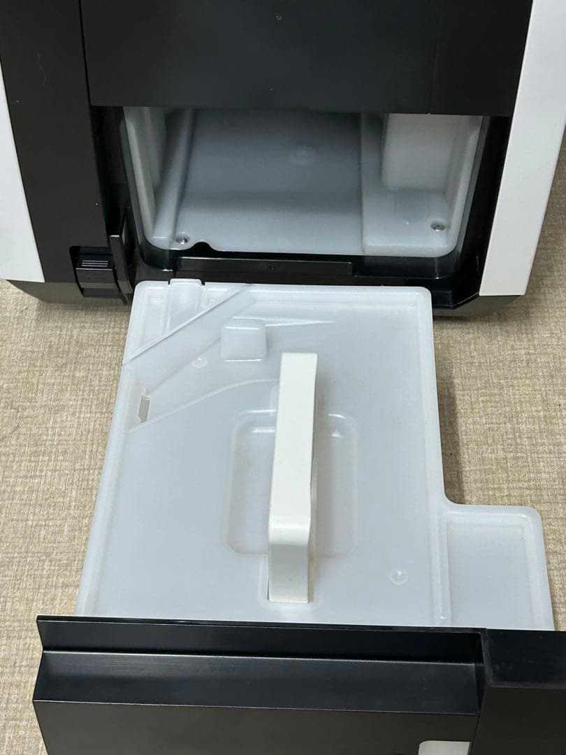 シャープ　除加湿空気清浄機　KC-HD70-W