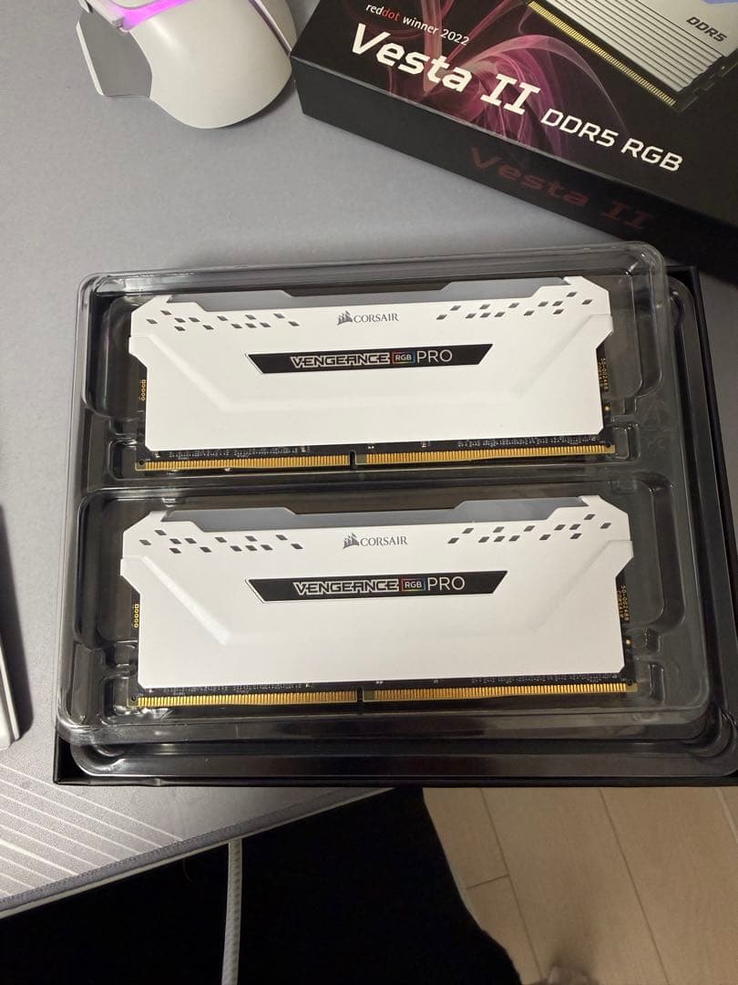 メモリー CORSAIR VENGEANCE RGB 32G DDR4 3200MHz