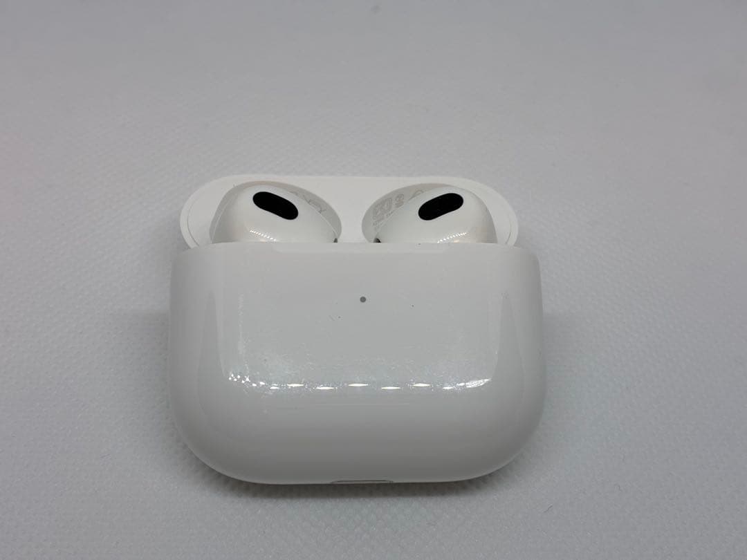 AirPods 第3世代（Lightning充電ケース付き）　動作品