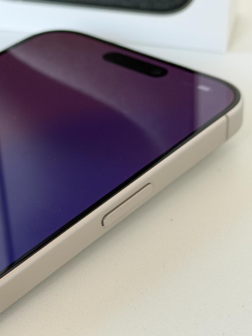 iPhone 15 Pro ホワイトチタニウム SIMフリー 美品 箱あり