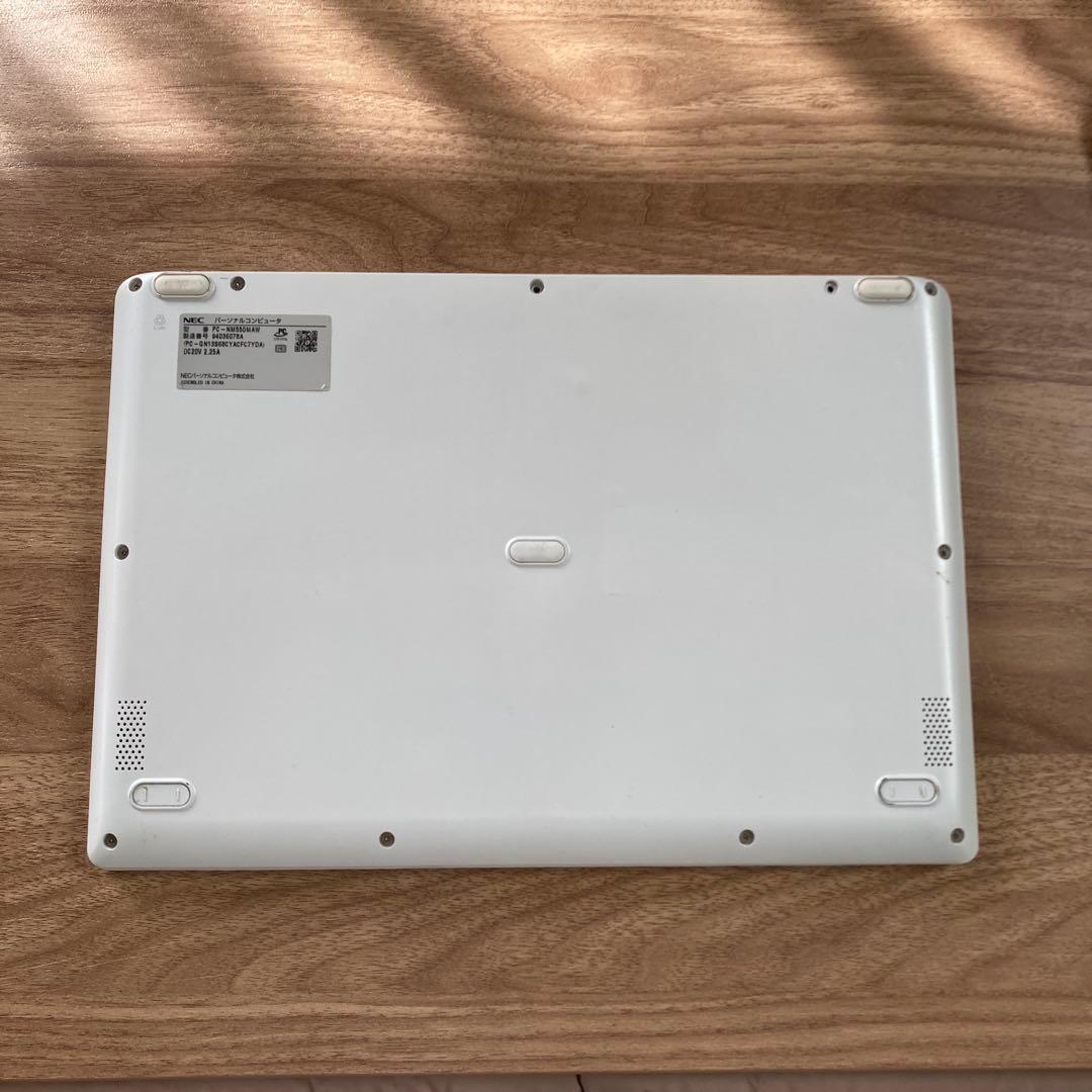 【美品】NEC LAVIE 軽量ホワイトノートPC 純正充電器付き　初期化済み