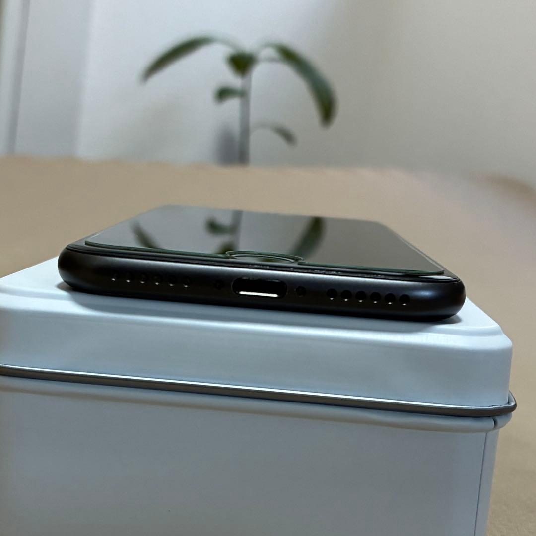 iPhone 8 64GB スペースグレイ SIMフリー　本体のみ