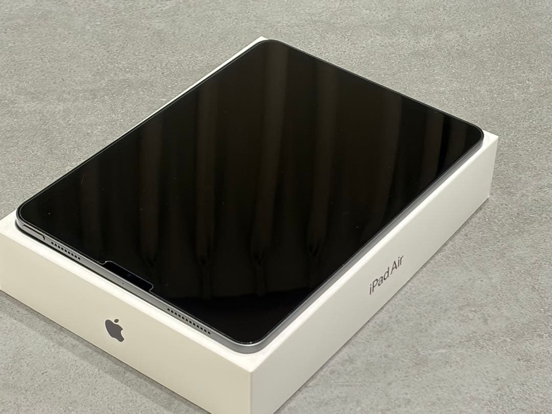 iPad Air（第5世代） スペースグレー 本体　（＋ ケースカバー等）