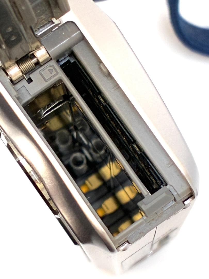 25S11-068 CASIO EX-V8 カシオ 通電OK 付属品付 デジカメ