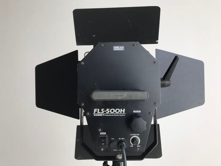 COMET  FLS-500H フレネルレンズスポットライト ライトカッター付き