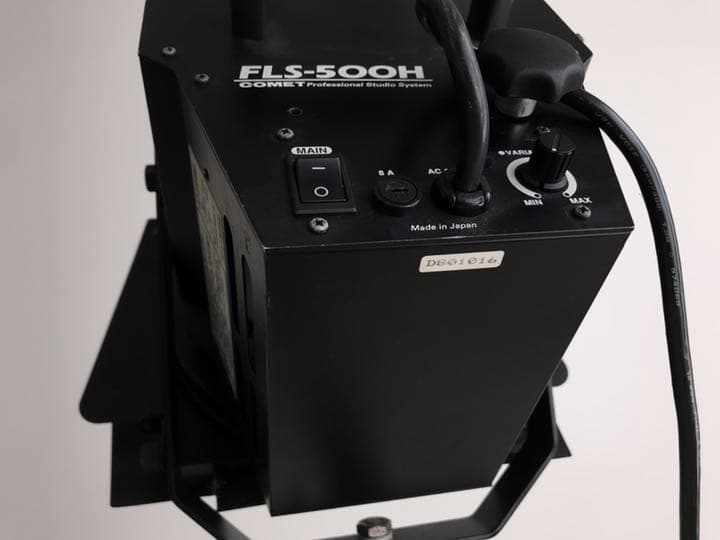 COMET  FLS-500H フレネルレンズスポットライト ライトカッター付き