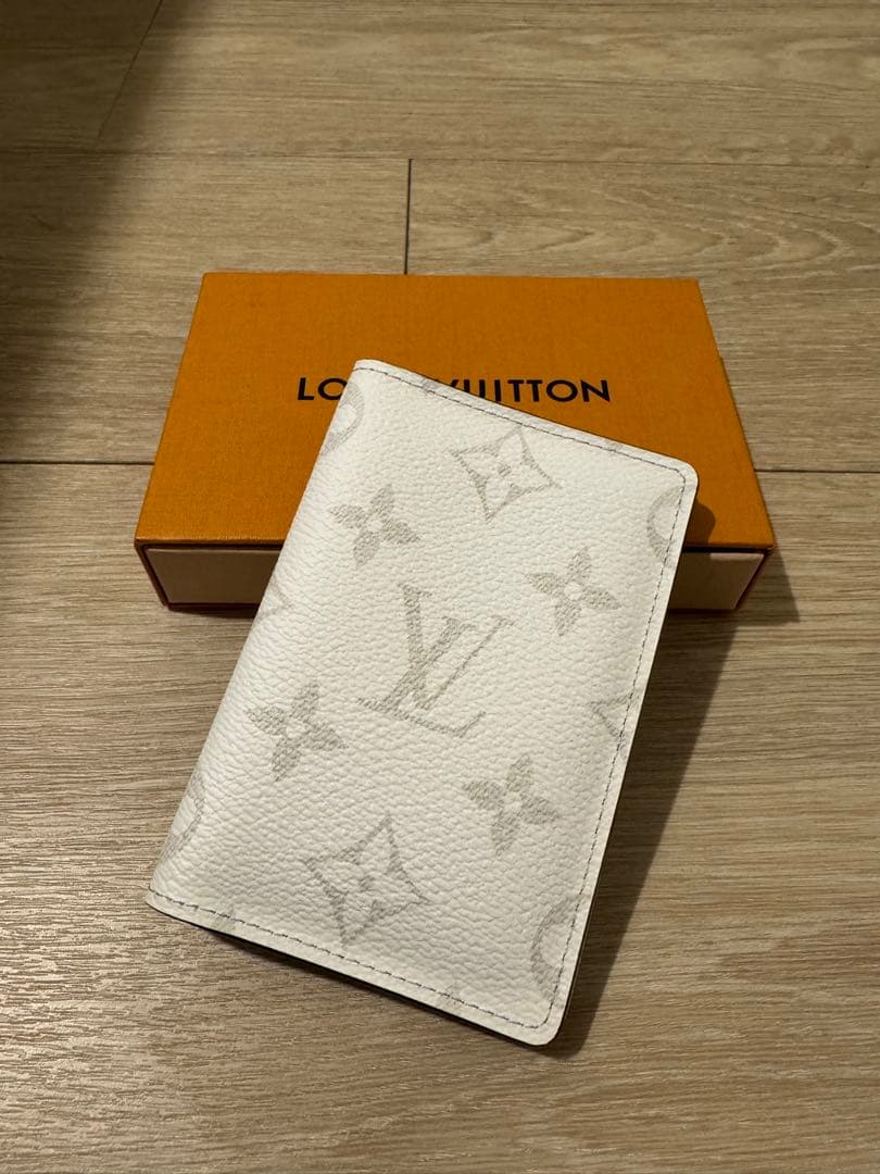vuitton 名刺入れ