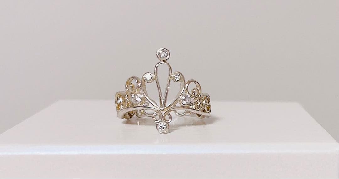 大きなティアラみたいなリング