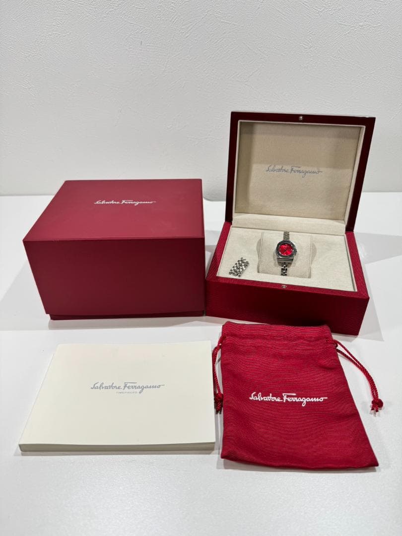 フェラガモ ガンチーニ 赤文字盤 動作品 FBF121807960248