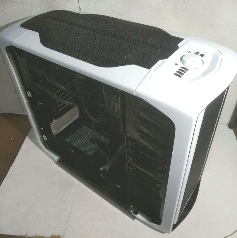 PCケース(自作PC用) Corsair Graphite Series600 TCC600TWM-WHT