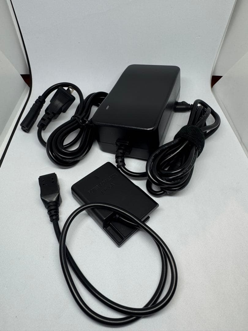 Nikon D3300 標準レンズキット + ズームレンズ+単焦点レンズ+オマケ