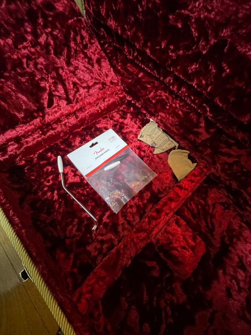 【極美品】 希少なFender USA ストラトキャスター ゴールド 2017年