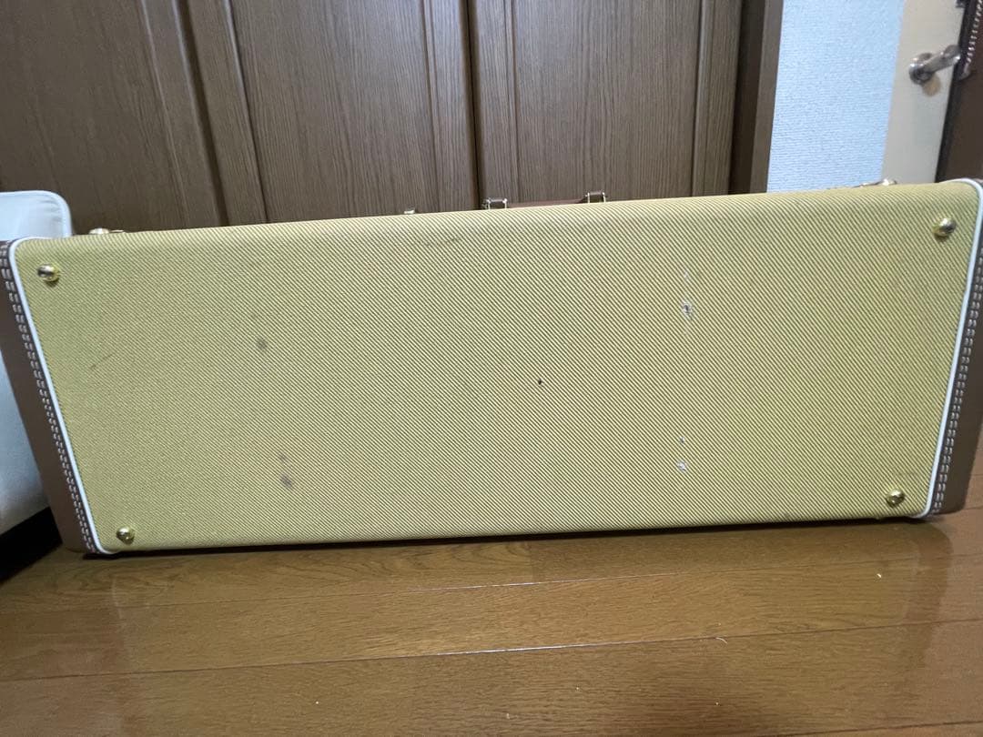 【極美品】 希少なFender USA ストラトキャスター ゴールド 2017年