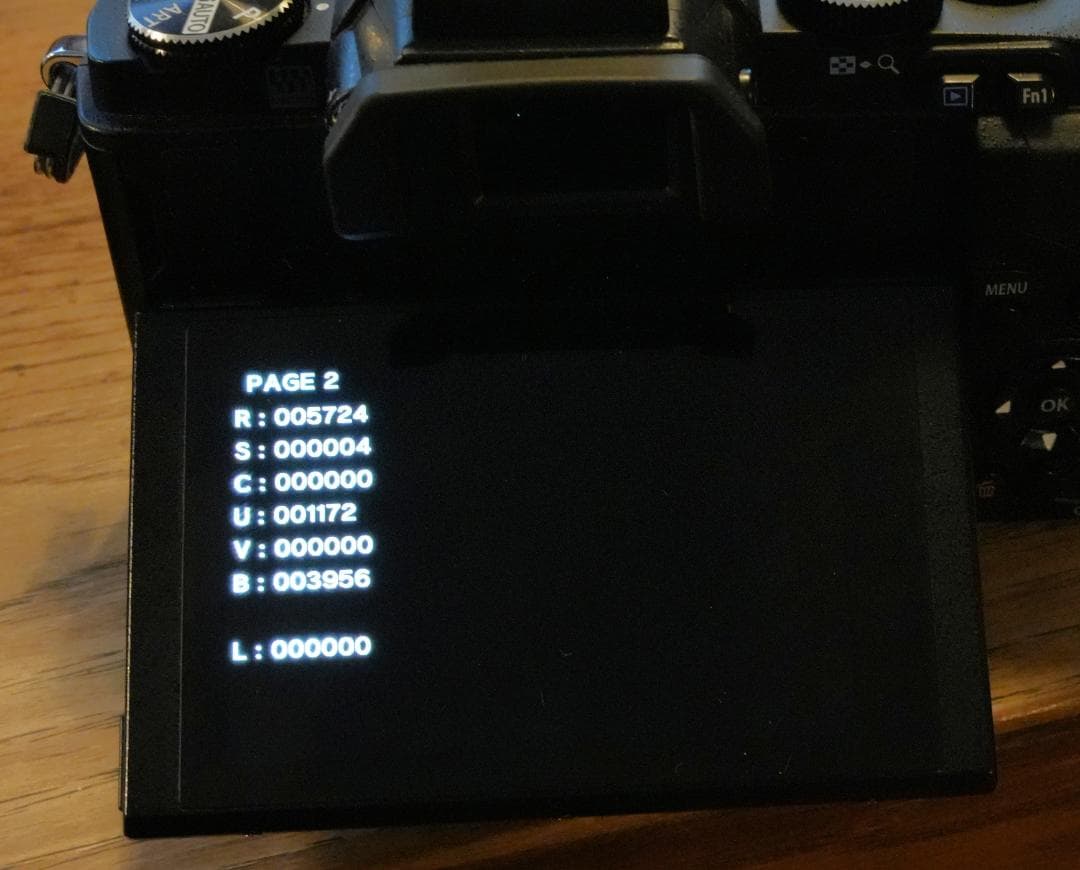 美品　OLYMPUS OM-D E-M5 ボディ 《ショット数5724》