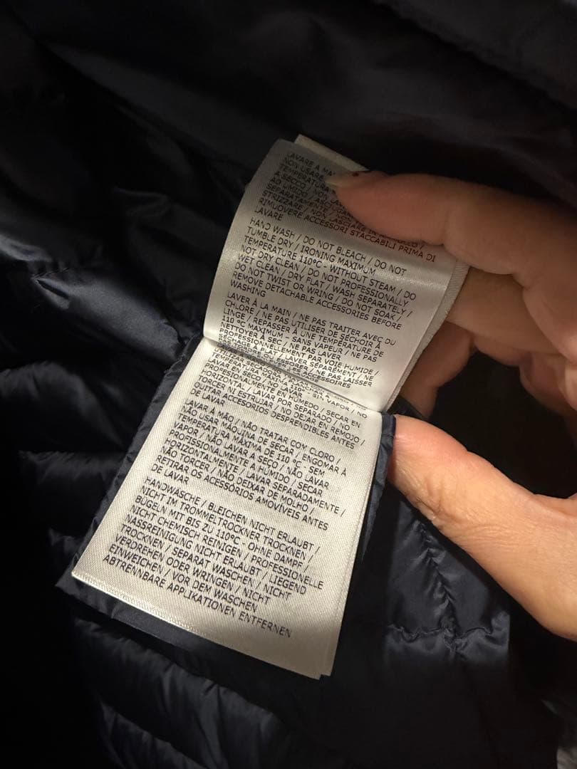 clean　MONCLER ネイビー ダウンジャケット フード付き