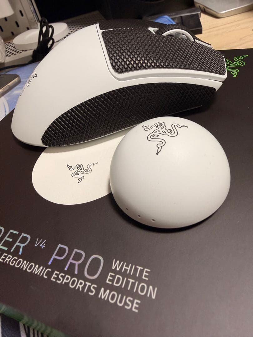 Razer DEATHADDER V4 PRO ホワイトエディション