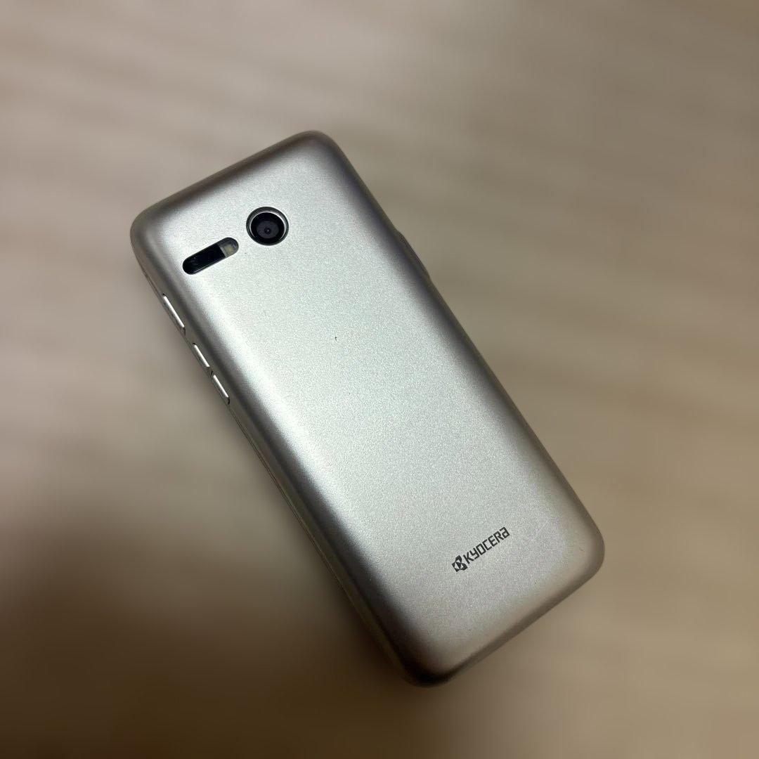 kyf41 au 折りたたみ式携帯電話 シルバー