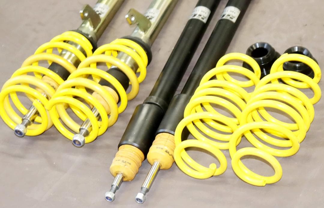 フォルクスワーゲン ゴルフ7R FF typeAU　KW ST　車高調