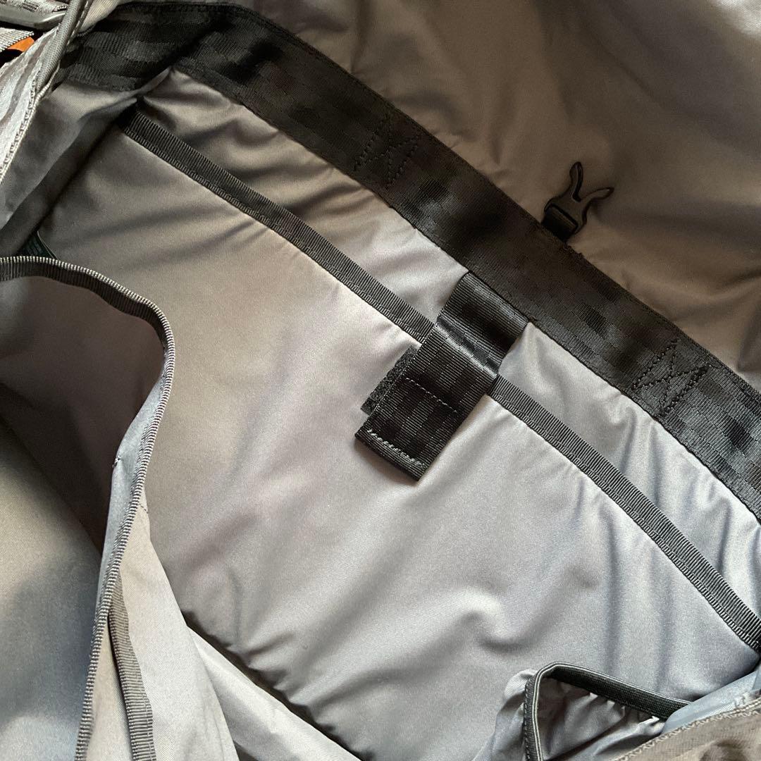 CHROME COURIER FLAP メッセンジャーバッグ 20L　ブラック