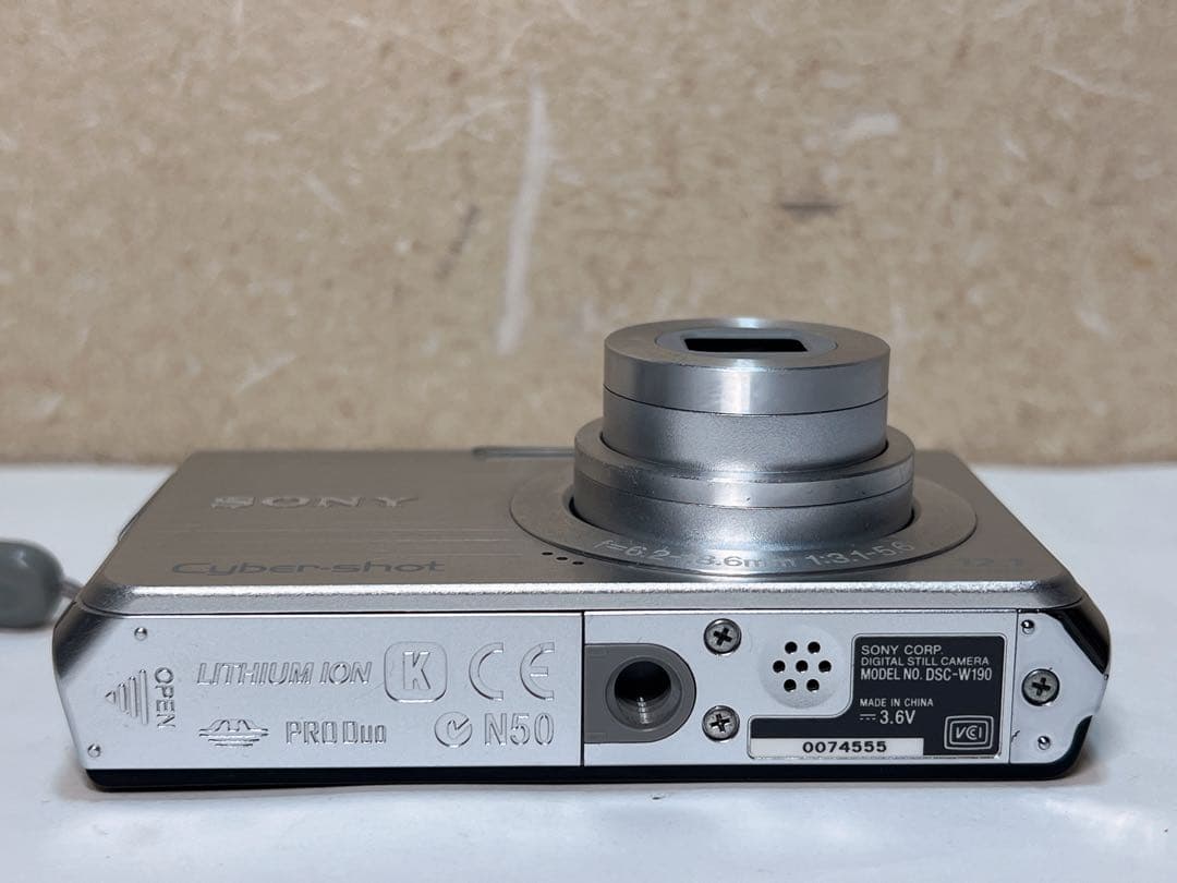 Sony Cyber-shot DSC-W190コンパクトデジタルカメラ