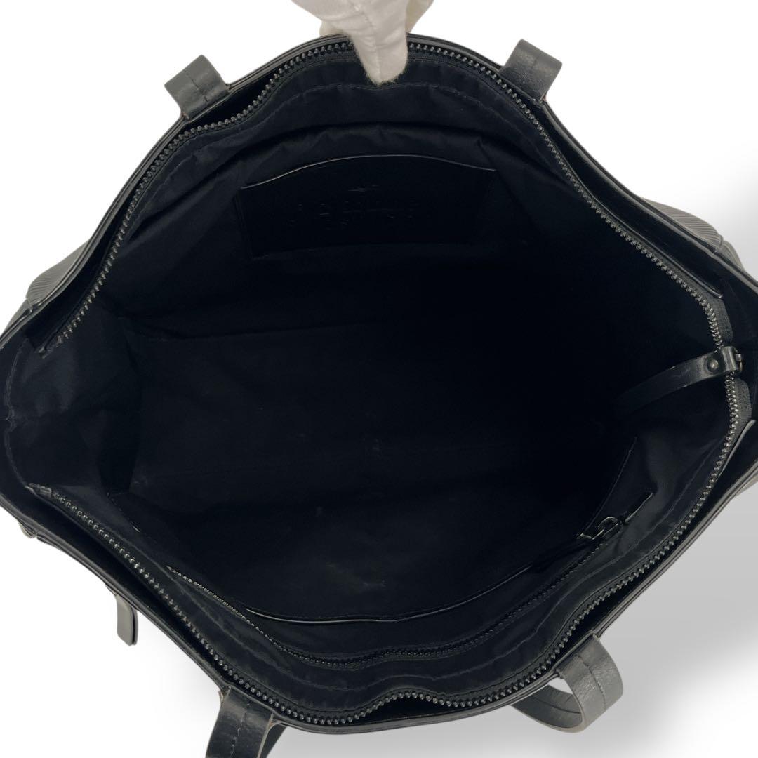 ヴィヴィアンウエストウッド　フロウ　トートバッグ　肩掛け可　A4可　オーブ　塩ビ