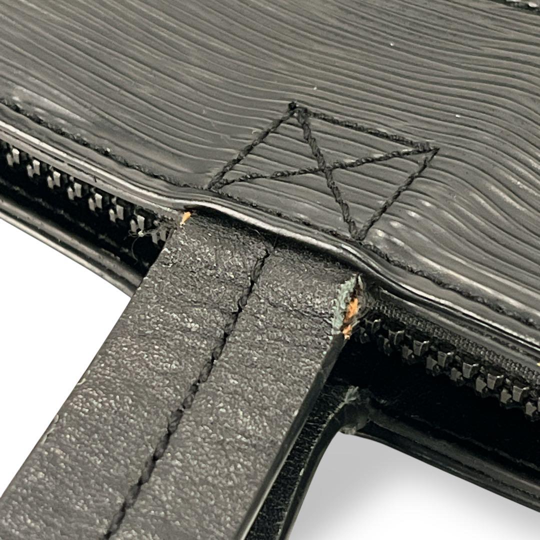 ヴィヴィアンウエストウッド　フロウ　トートバッグ　肩掛け可　A4可　オーブ　塩ビ