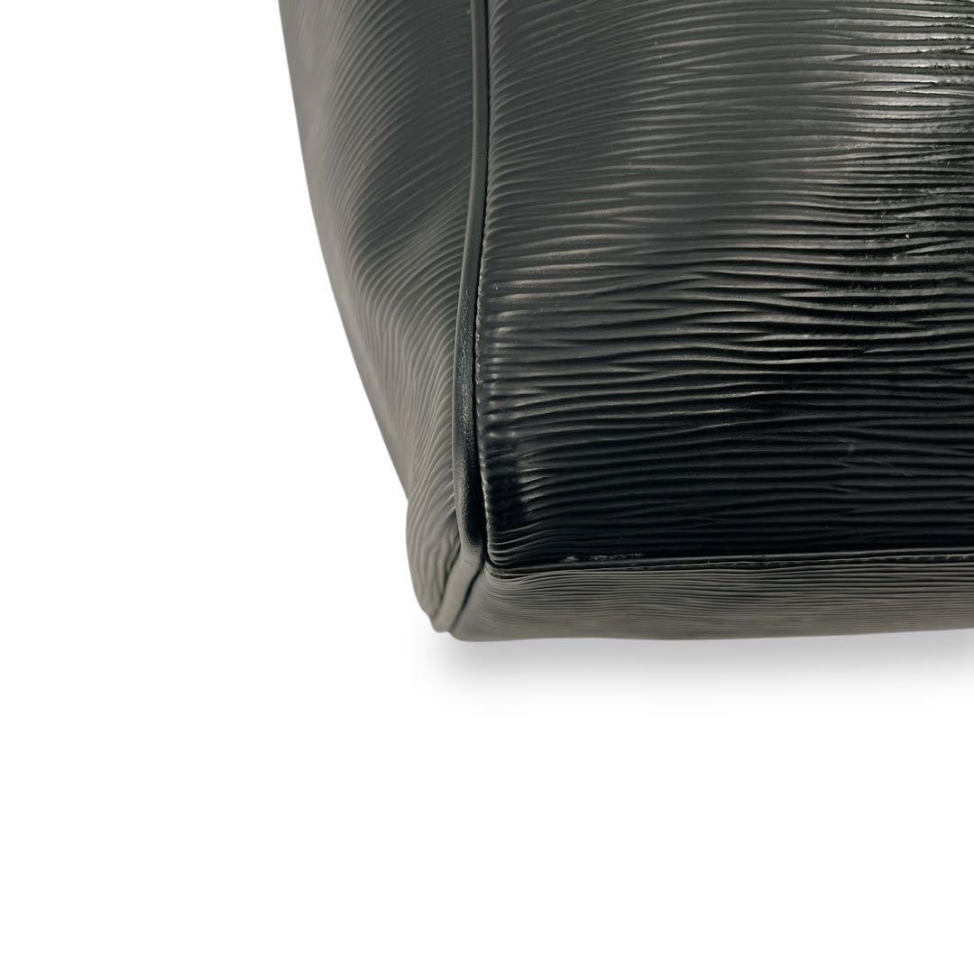 ヴィヴィアンウエストウッド　フロウ　トートバッグ　肩掛け可　A4可　オーブ　塩ビ