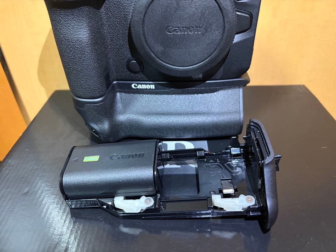 キヤノン EOS R6 Mark II ボディ + BG-R10