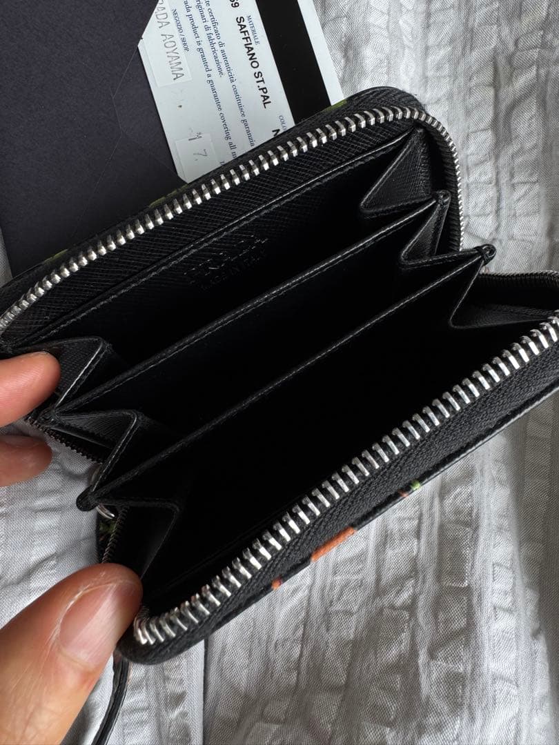 prada ジップ財布 カードケース