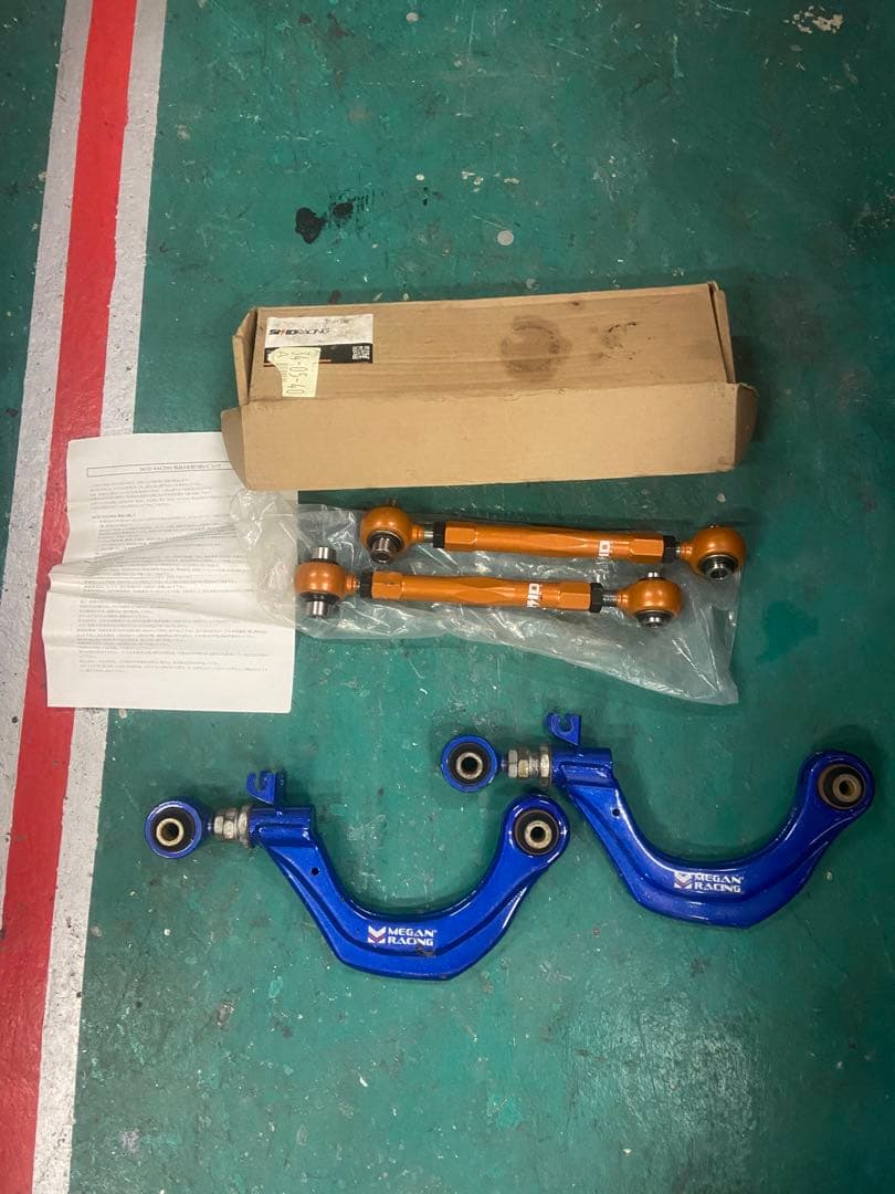 ゴルフ5 MEGAN RACING アーム＆Skidracingロッドセット中古