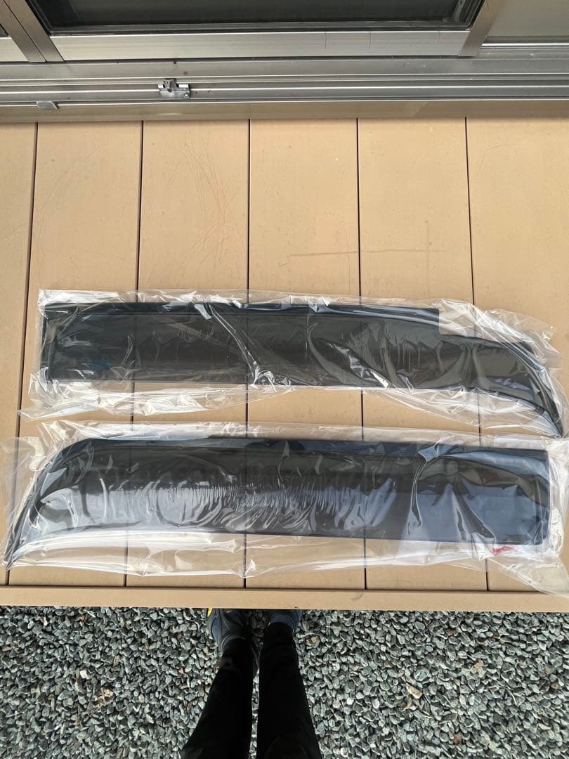 新品　未使用　UDトラックス クオン　純正ドアバイザー