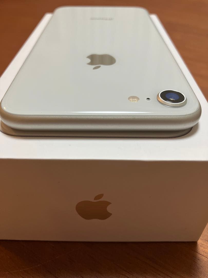 iPhone 8 シルバー（ホワイト）64GB SIMフリー 付属品付