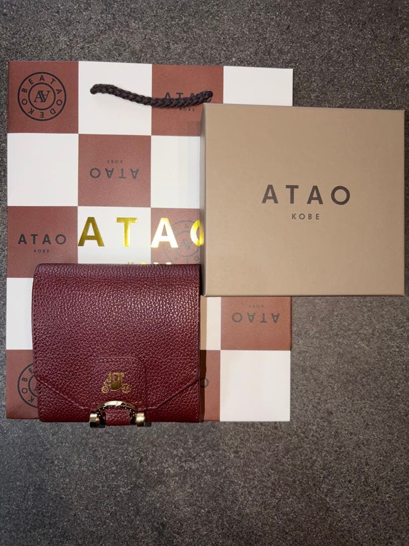 明日まで限定お値下げ‼️ATAO バーガンディ 二つ折り財布
