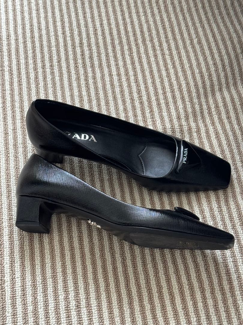 PRADA ブラック パンプス スクエアトゥ
