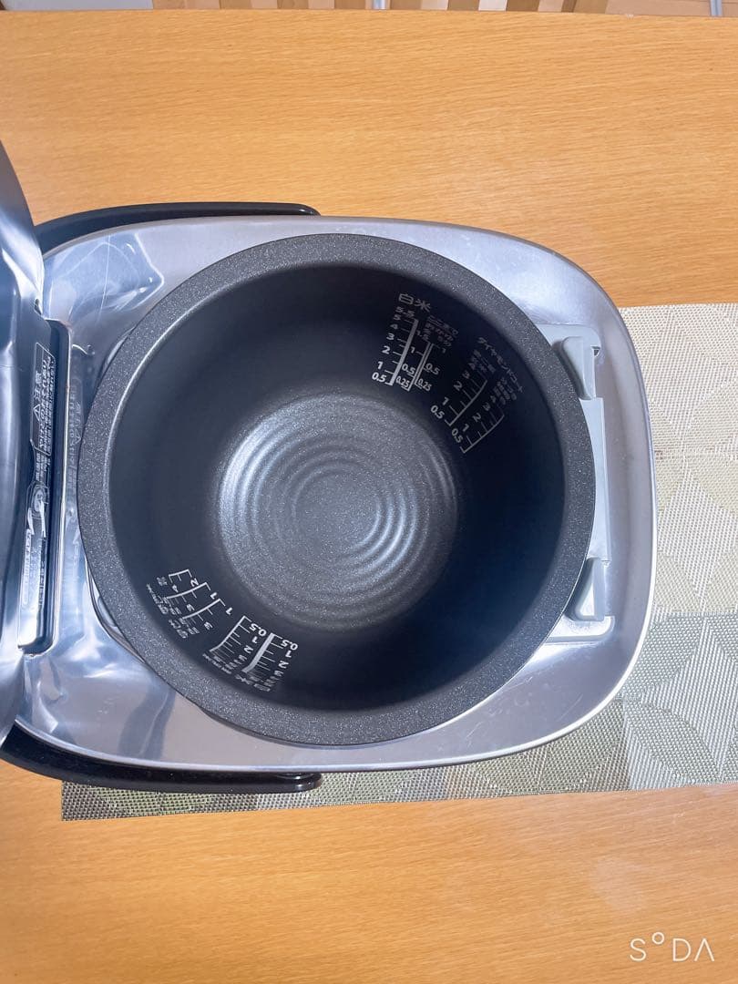 東芝　真空圧力IHジャー炊飯器　RC-10VSV 5,5合　23年製　動作保証