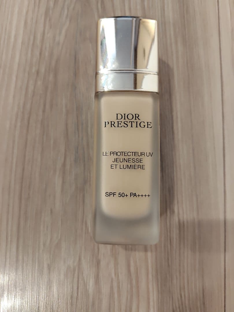 Dior Prestige UVプロテクター BB 01 30ml