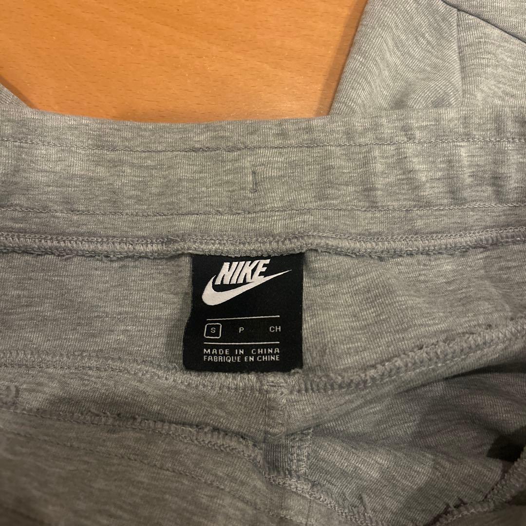 NIKEテックフリース上M下S