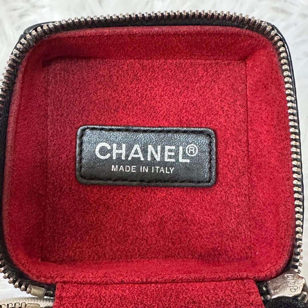 CHANEL シャネル チョコバーポーチ パテントレザー キューブ ブラック 黒